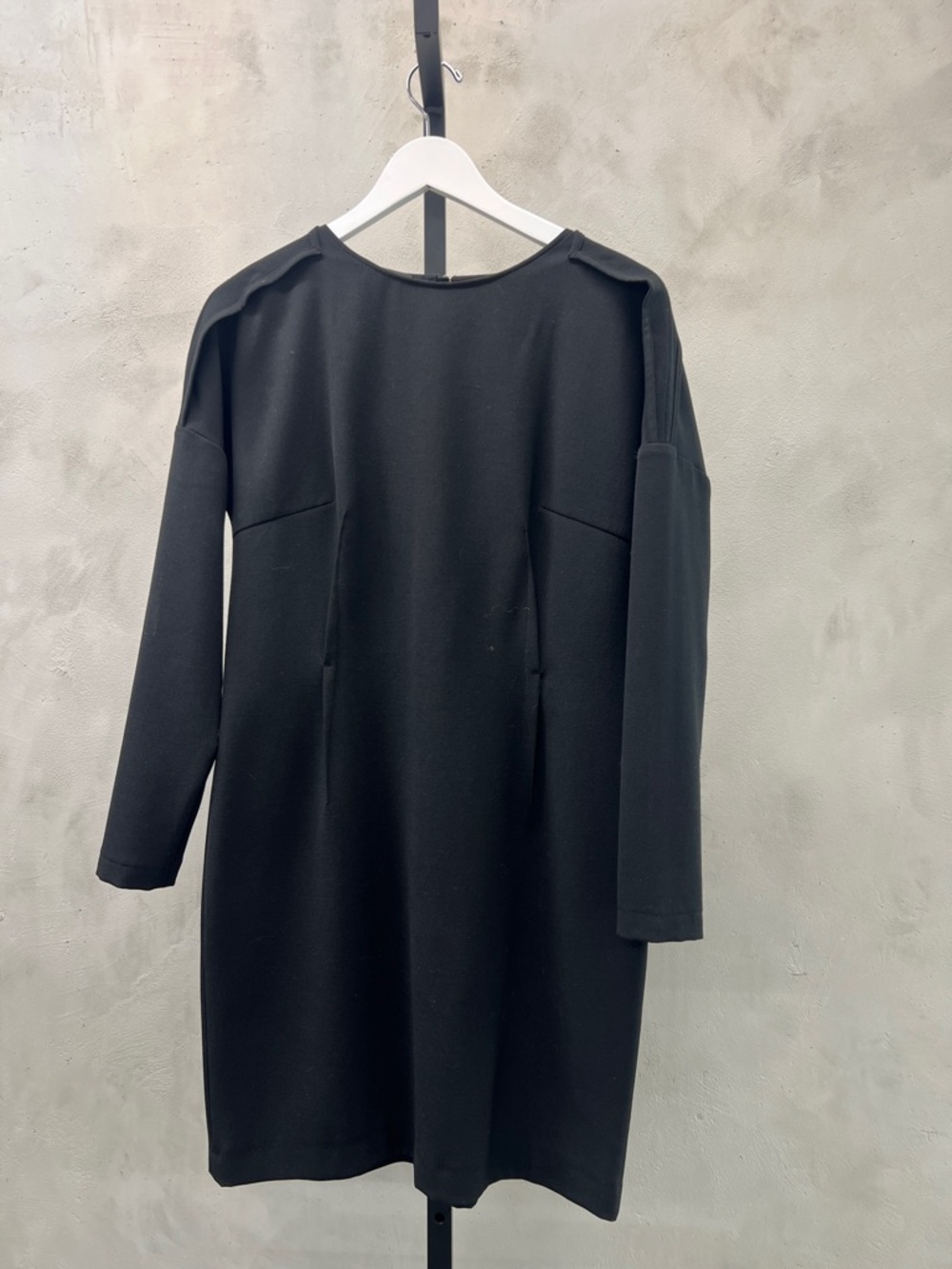Classic Black Long-Sleeve Shift Dress - Unbranded